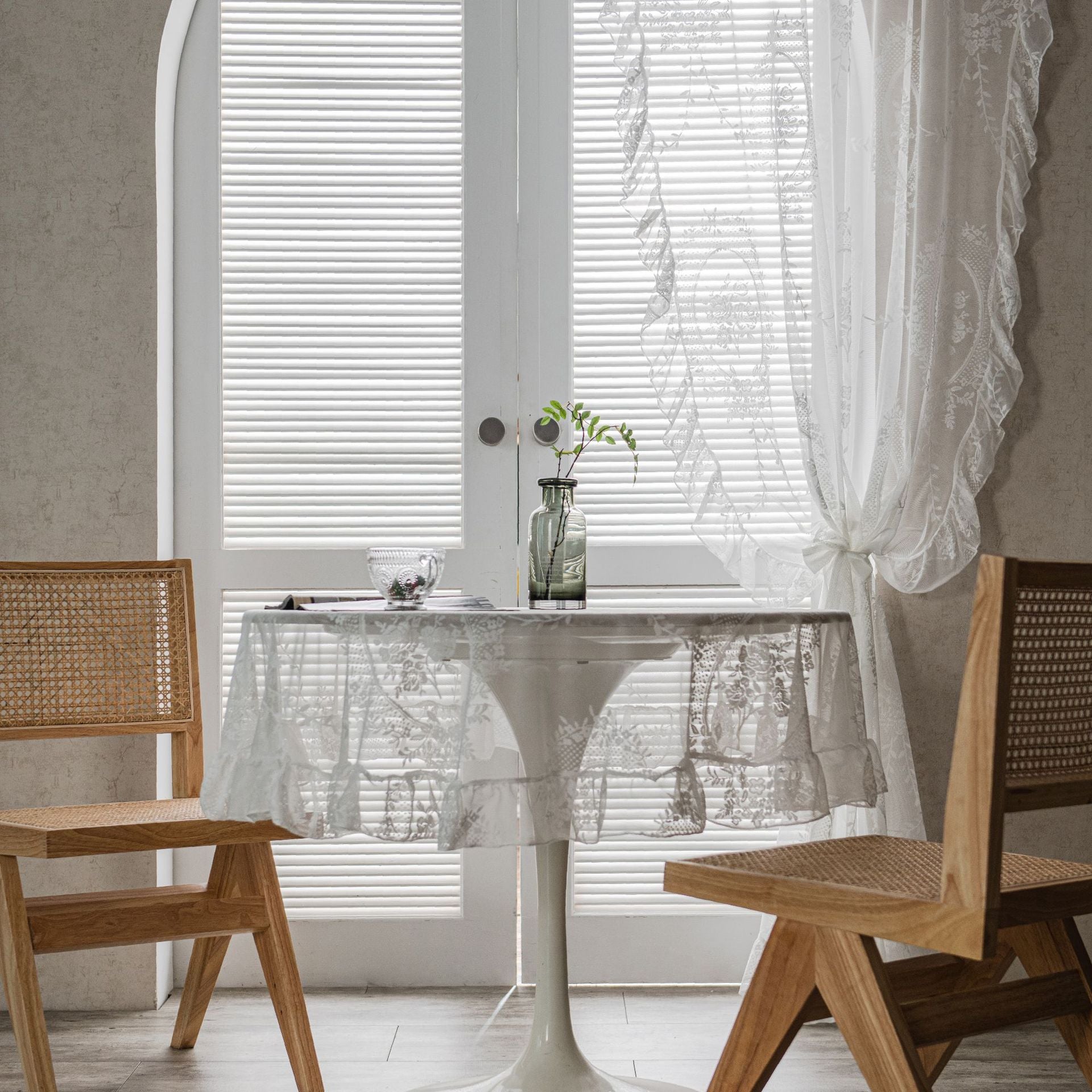 Lace-trimmed Balcony Bay Window With White Sand Partition And Wavy Pastoral Curtains - My Store